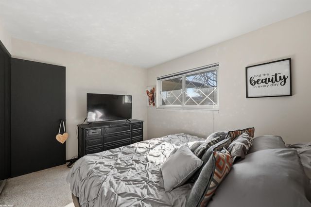 30715 Primrose Drive, Warren, MI 48088