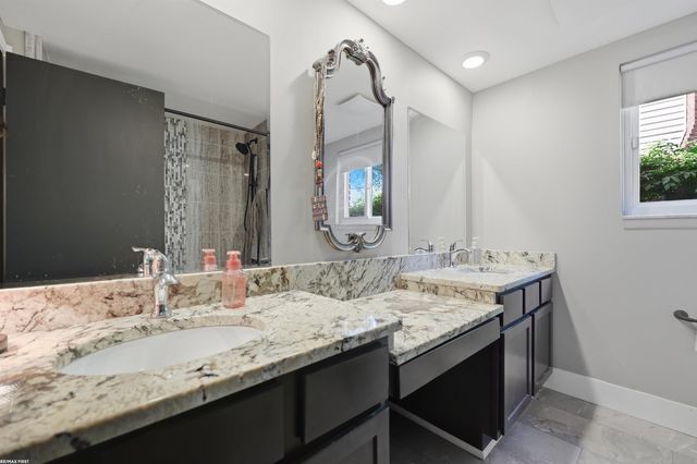 30715 Primrose Drive, Warren, MI 48088