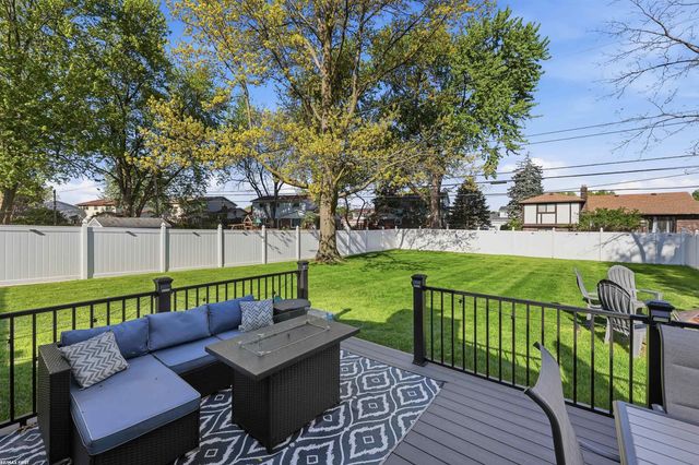 30715 Primrose Drive, Warren, MI 48088