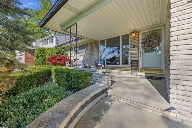 30715 Primrose Drive, Warren, MI 48088