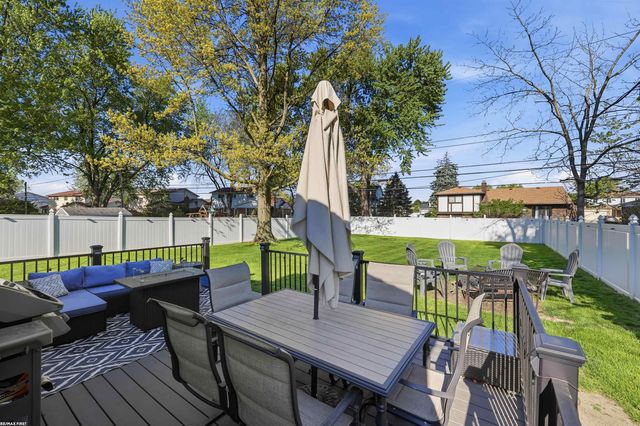 30715 Primrose Drive, Warren, MI 48088