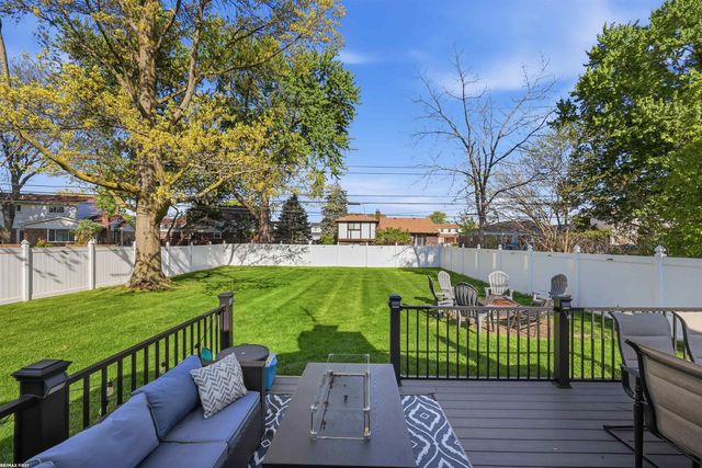 30715 Primrose Drive, Warren, MI 48088