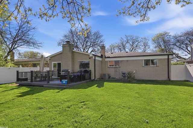 30715 Primrose Drive, Warren, MI 48088