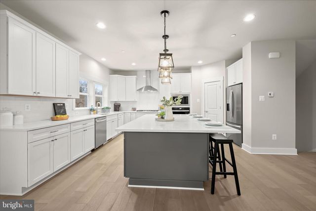 5712 HODGES RD, Sykesville, MD 21784