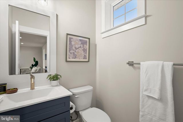 5712 HODGES RD, Sykesville, MD 21784