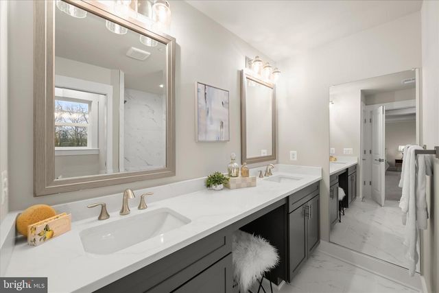 5712 HODGES RD, Sykesville, MD 21784