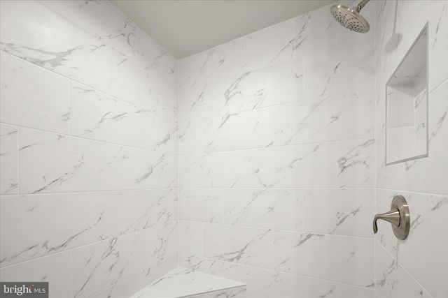 5712 HODGES RD, Sykesville, MD 21784