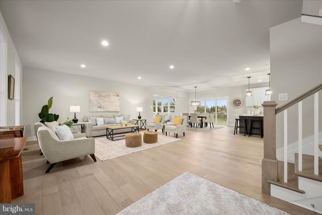 5712 HODGES RD, Sykesville, MD 21784