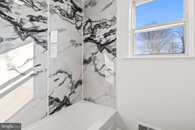 1196 N STATE ST, Pottstown, PA 19464