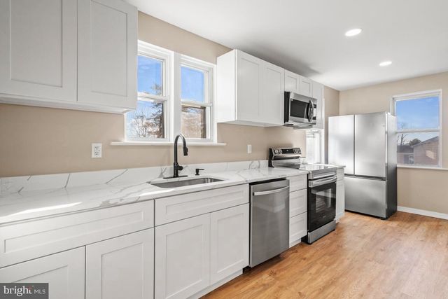 1196 N STATE ST, Pottstown, PA 19464