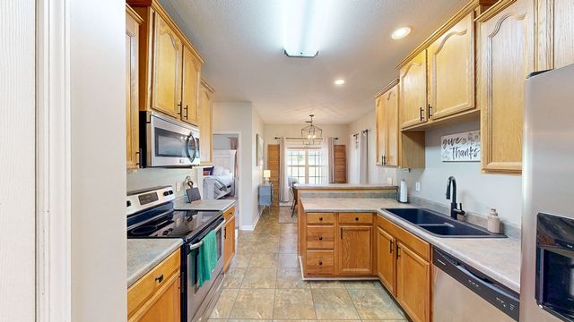 974 N County Road 33, Ashford, AL 36312