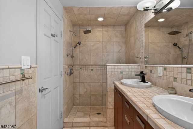 58 Continental Ave, Belleville Twp., NJ 07109