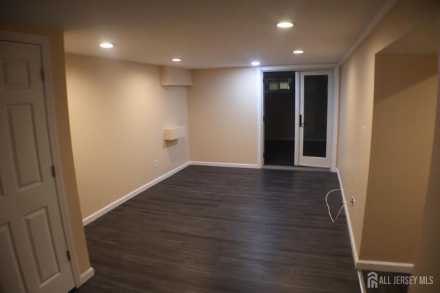 39 Kathleen Place, Edison, NJ 08817