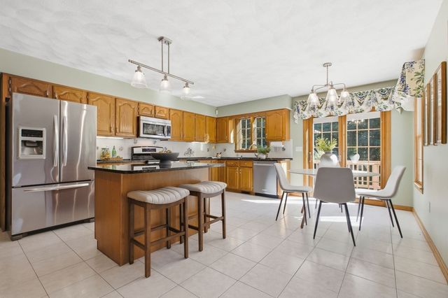 18 Liberty Lane, North Reading, MA 01864