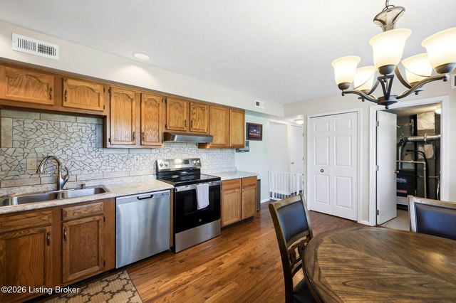 9300 Villa Fair Ct, Louisville, KY 40291