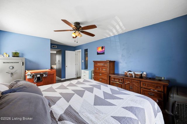 9300 Villa Fair Ct, Louisville, KY 40291