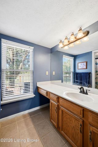 9300 Villa Fair Ct, Louisville, KY 40291