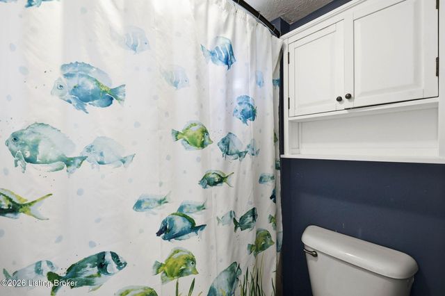 9300 Villa Fair Ct, Louisville, KY 40291