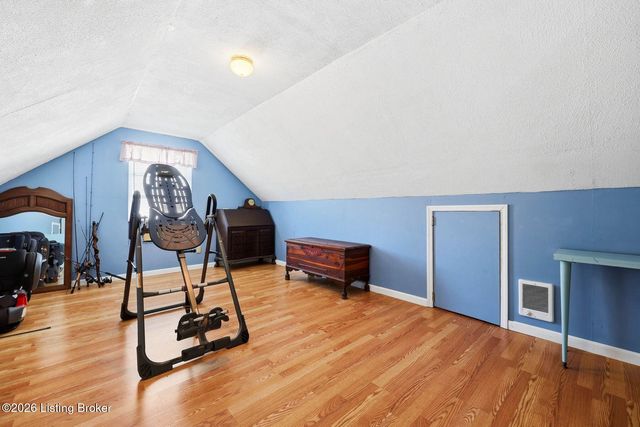 9300 Villa Fair Ct, Louisville, KY 40291