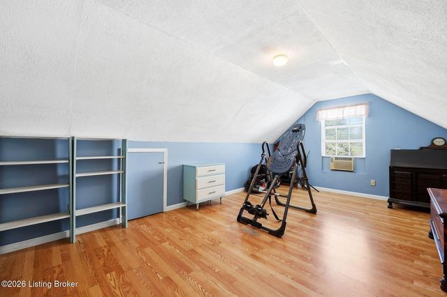 9300 Villa Fair Ct, Louisville, KY 40291