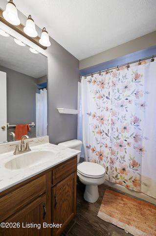 9300 Villa Fair Ct, Louisville, KY 40291