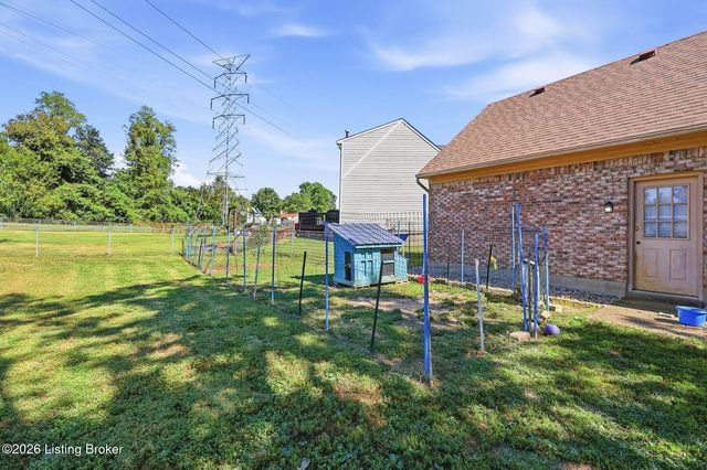 9300 Villa Fair Ct, Louisville, KY 40291