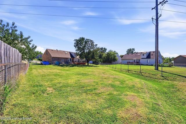 9300 Villa Fair Ct, Louisville, KY 40291