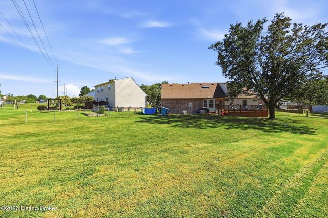 9300 Villa Fair Ct, Louisville, KY 40291