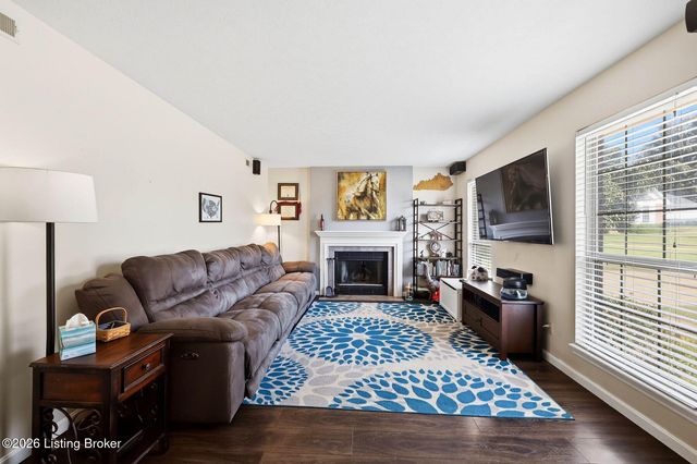 9300 Villa Fair Ct, Louisville, KY 40291