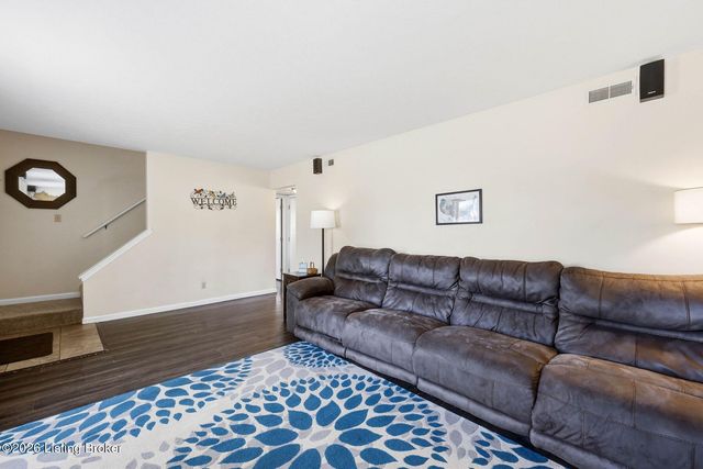 9300 Villa Fair Ct, Louisville, KY 40291
