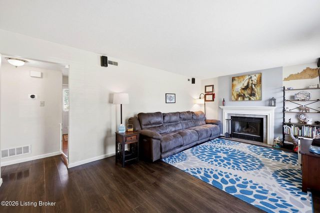 9300 Villa Fair Ct, Louisville, KY 40291
