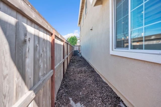 1305 Stark Bridge Rd, Lincoln, CA 95648