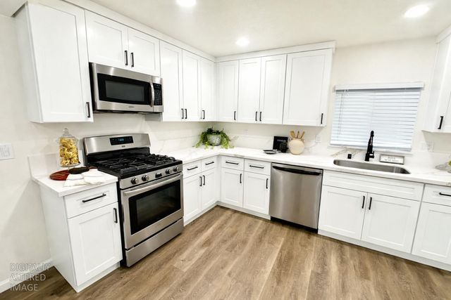 2087 W Mendocino Ave, Stockton, CA 95204