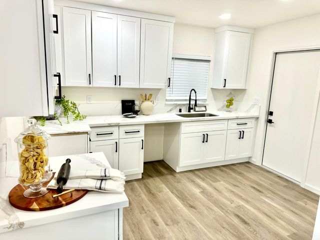 2087 W Mendocino Ave, Stockton, CA 95204