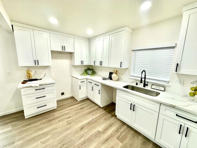 2087 W Mendocino Ave, Stockton, CA 95204