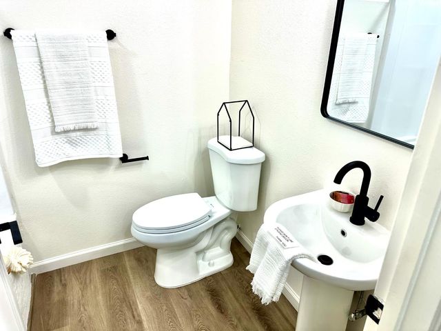 2087 W Mendocino Ave, Stockton, CA 95204