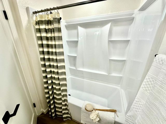 2087 W Mendocino Ave, Stockton, CA 95204