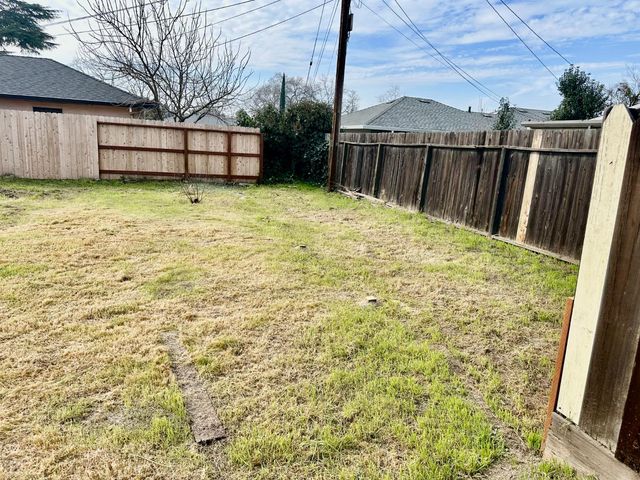 2087 W Mendocino Ave, Stockton, CA 95204