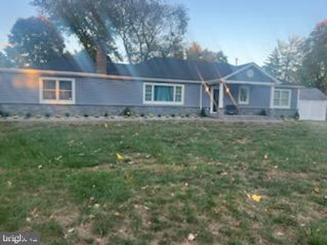 211 E WARD ST, East Windsor Twp, NJ 08520