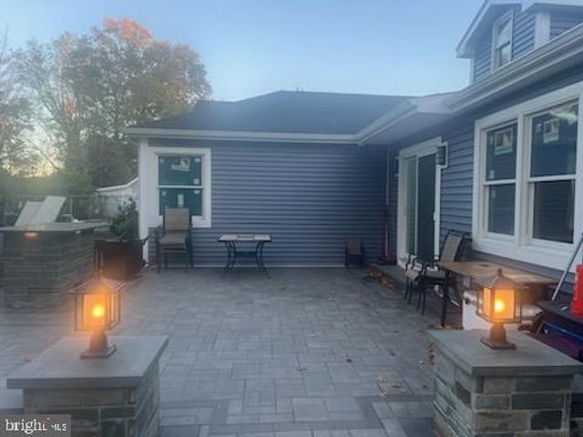 211 E WARD ST, East Windsor Twp, NJ 08520