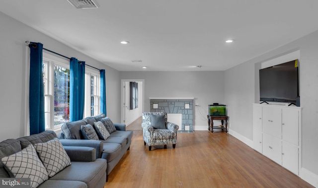 211 E WARD ST, East Windsor Twp, NJ 08520