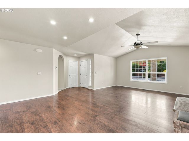 229 Ne WILCOX St, Hillsboro, OR 97124