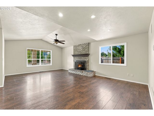 229 Ne WILCOX St, Hillsboro, OR 97124