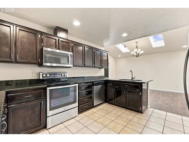 229 Ne WILCOX St, Hillsboro, OR 97124