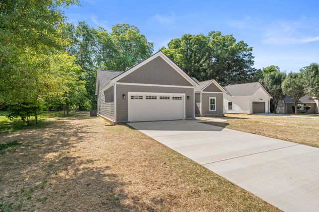 253 Brookfield Cir, Winchester, TN 37398