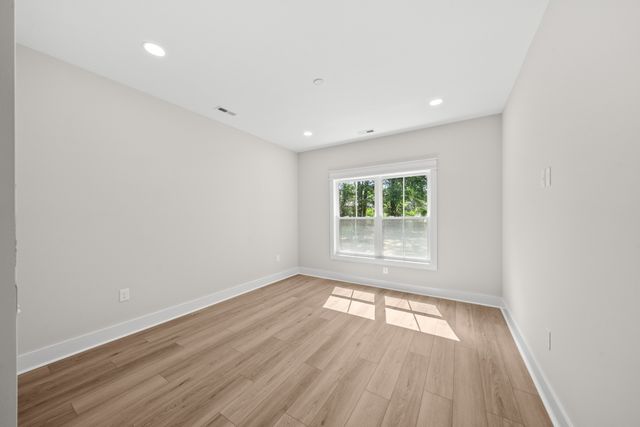 253 Brookfield Cir, Winchester, TN 37398