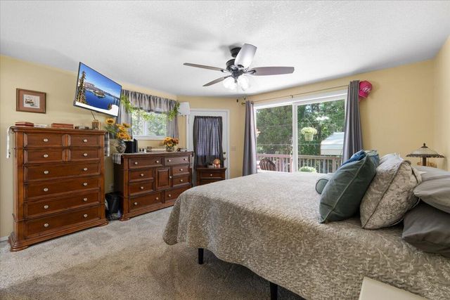 8081 W Evans Creek Road, Rogue River, OR 97537