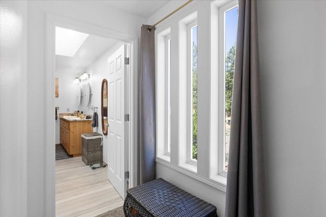 8081 W Evans Creek Road, Rogue River, OR 97537