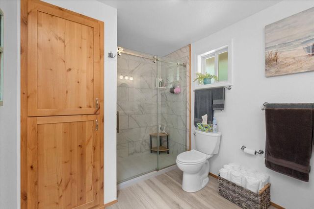 8081 W Evans Creek Road, Rogue River, OR 97537