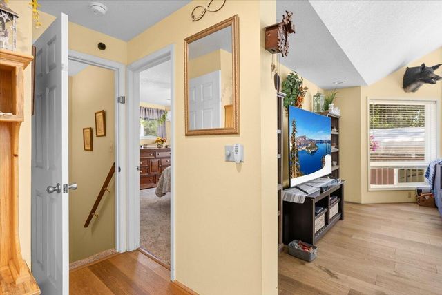 8081 W Evans Creek Road, Rogue River, OR 97537